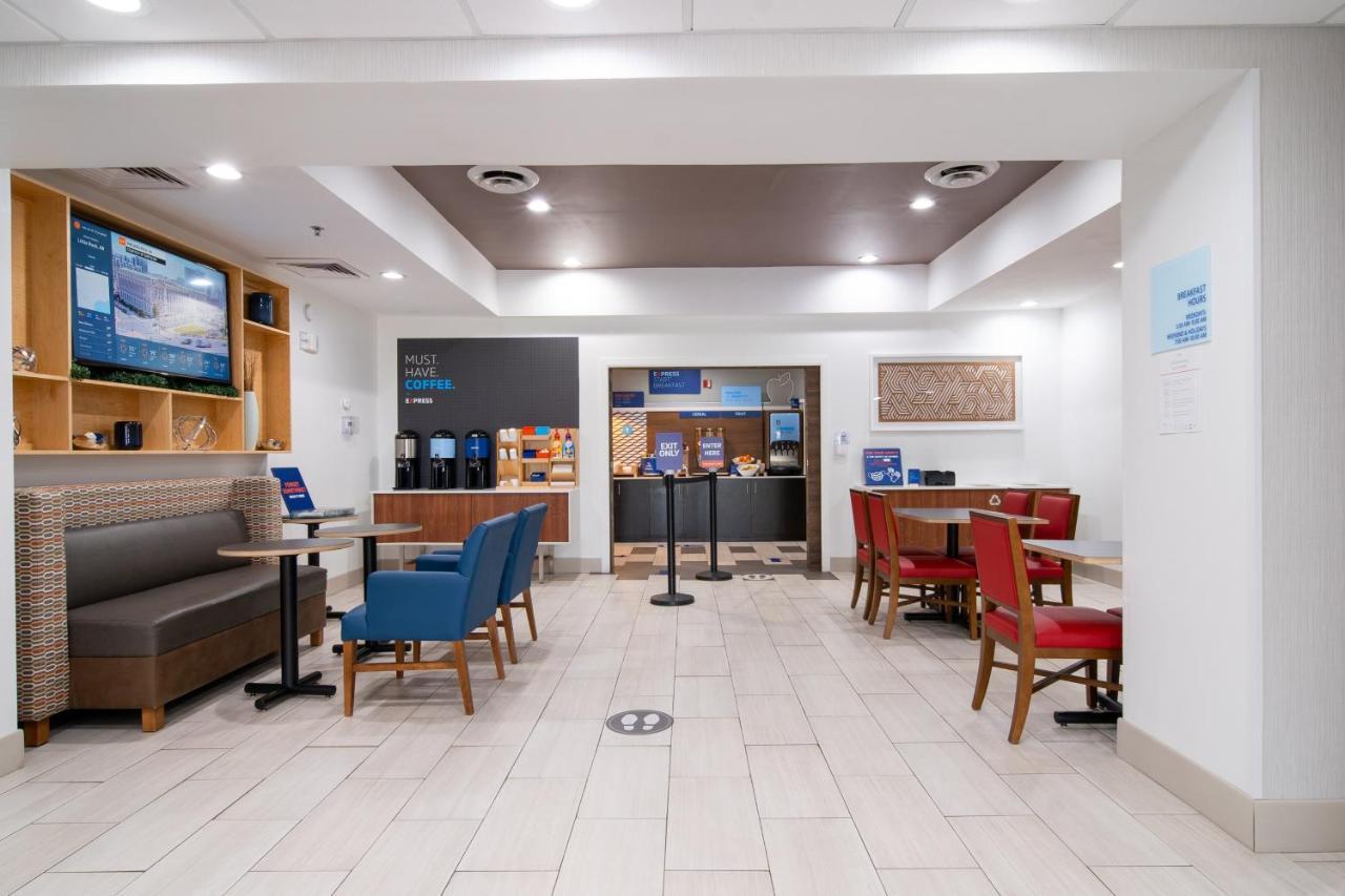 Holiday Inn Express Hotel & Suites Bedford By Ihg Экстерьер фото