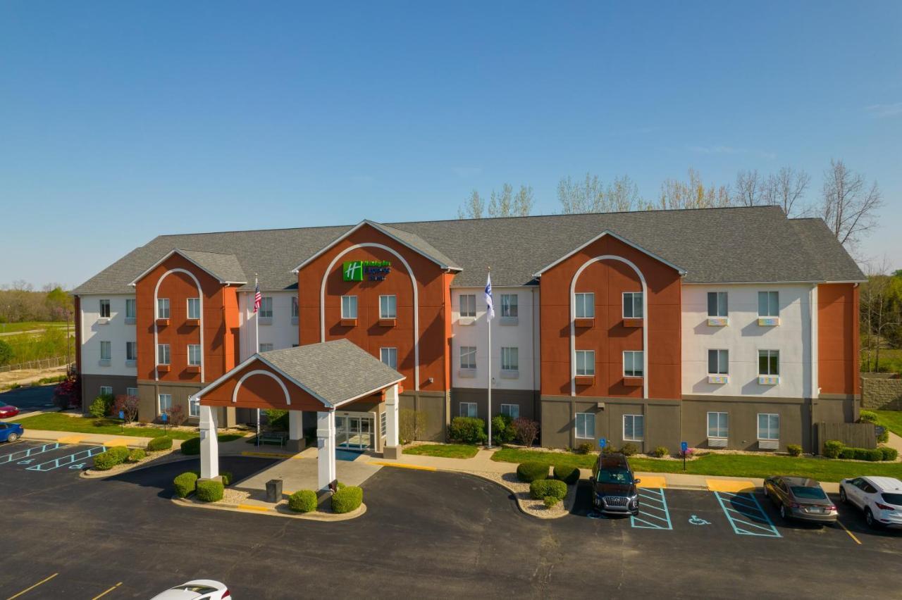 Holiday Inn Express Hotel & Suites Bedford By Ihg Экстерьер фото