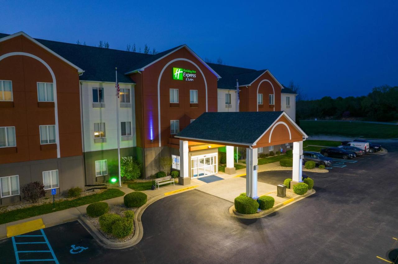Holiday Inn Express Hotel & Suites Bedford By Ihg Экстерьер фото