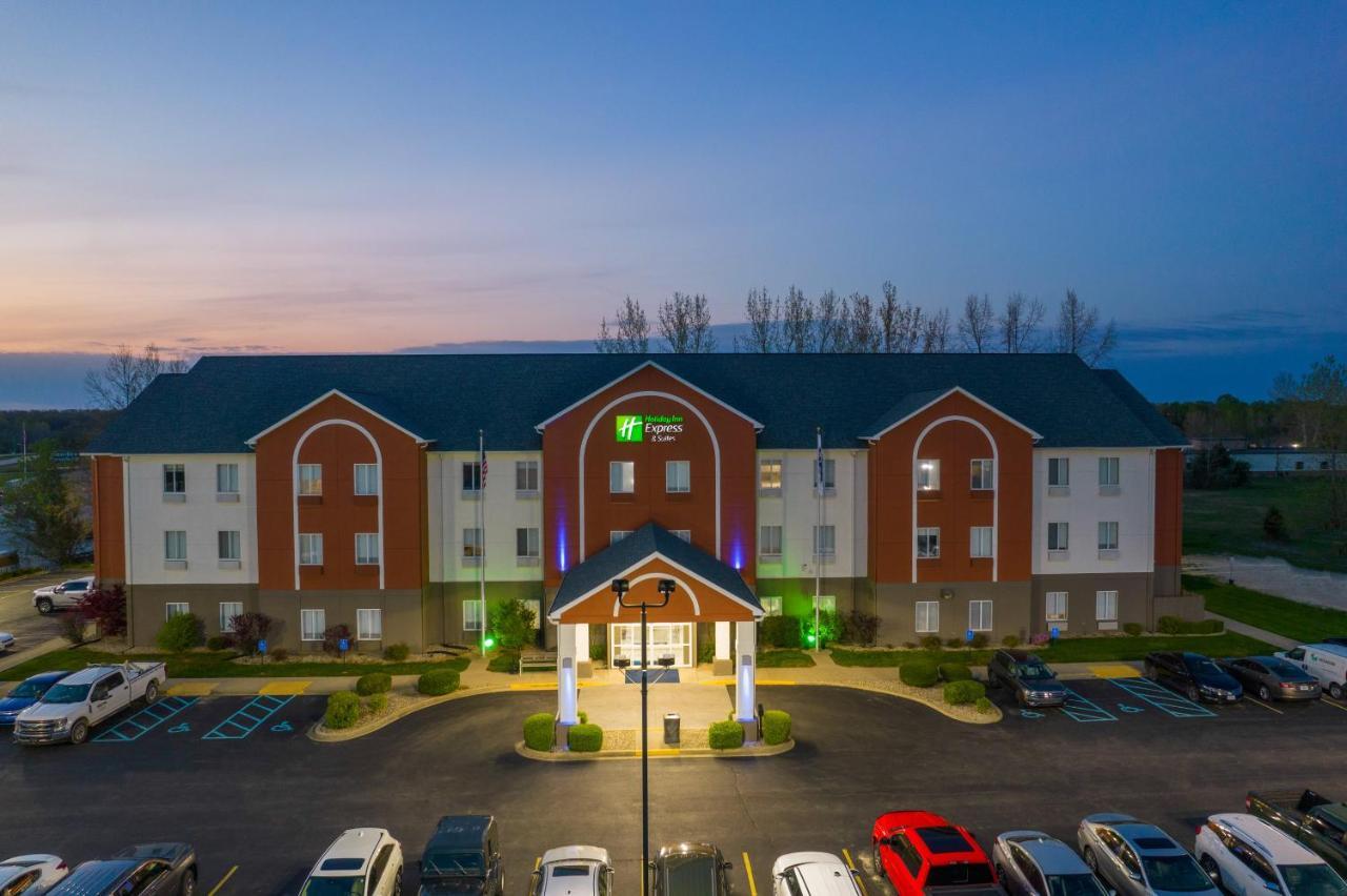 Holiday Inn Express Hotel & Suites Bedford By Ihg Экстерьер фото