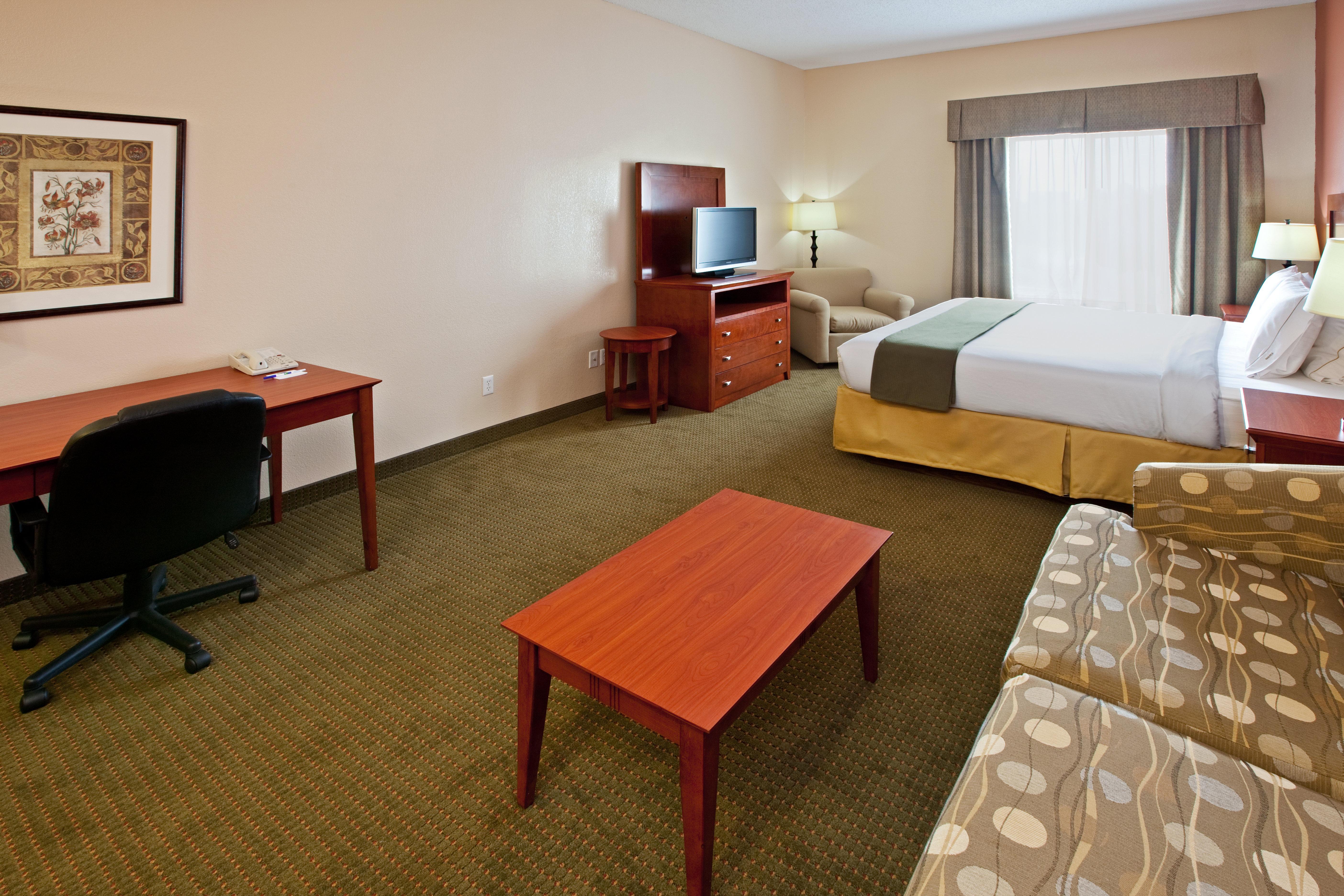 Holiday Inn Express Hotel & Suites Bedford By Ihg Экстерьер фото
