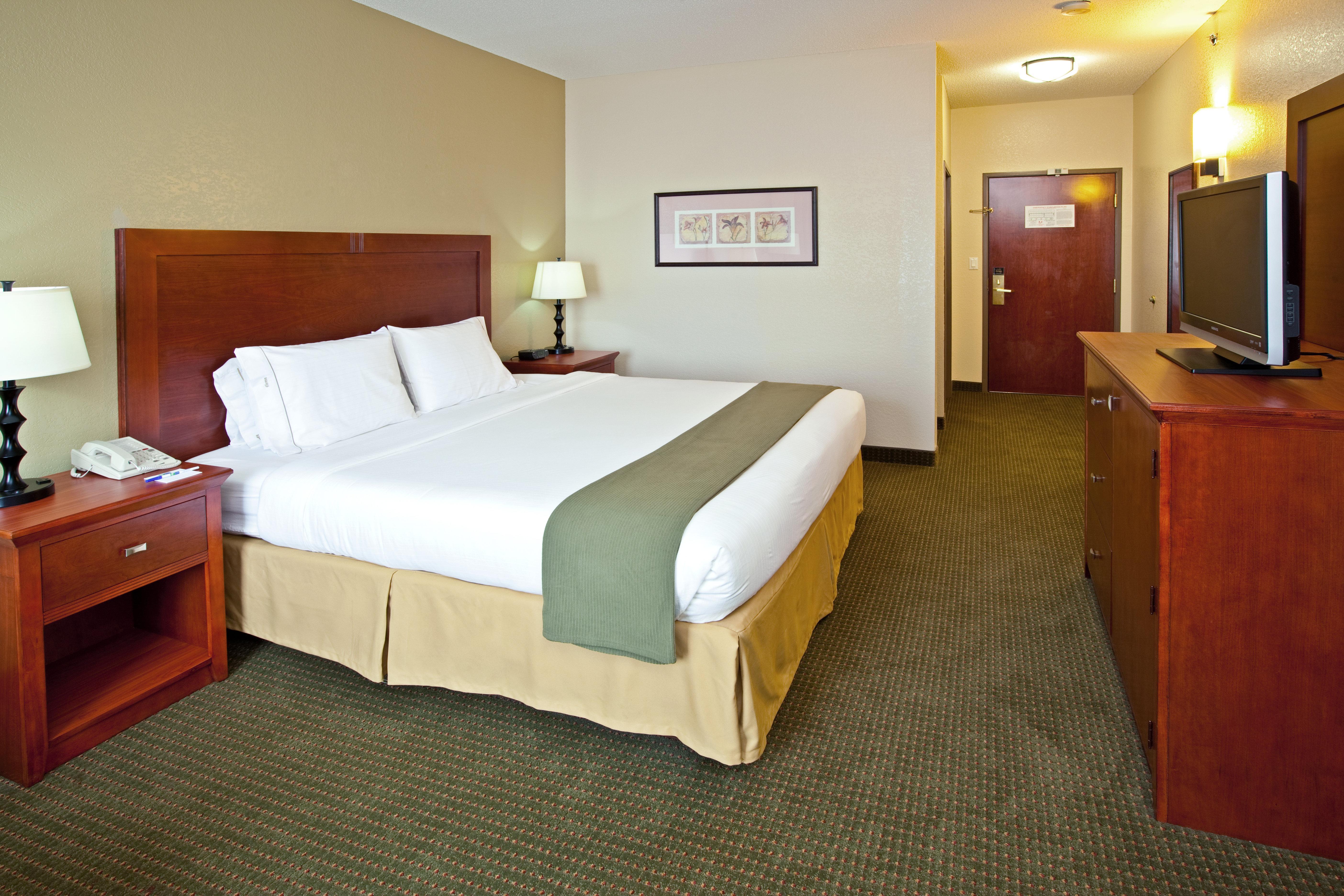 Holiday Inn Express Hotel & Suites Bedford By Ihg Экстерьер фото