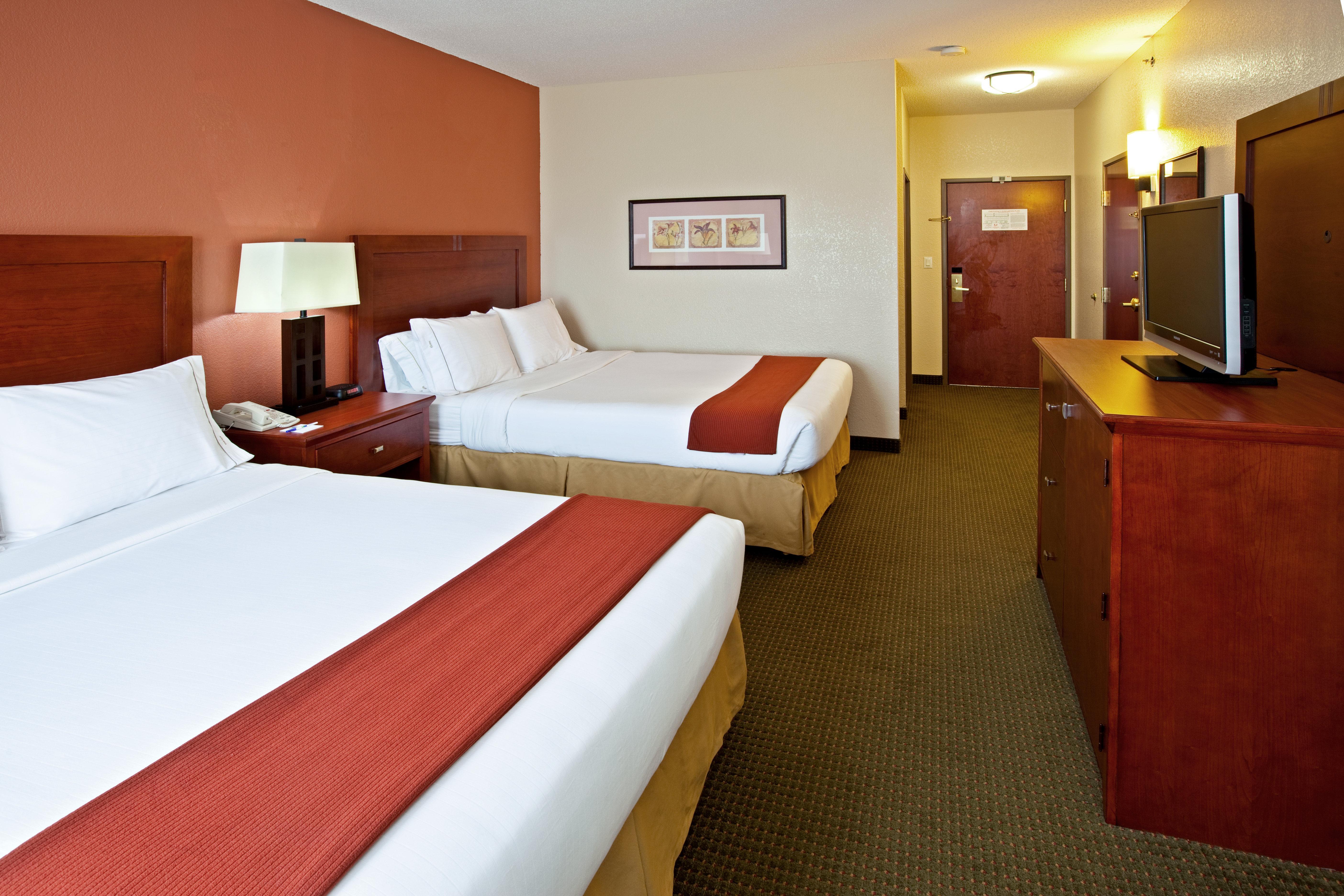 Holiday Inn Express Hotel & Suites Bedford By Ihg Экстерьер фото