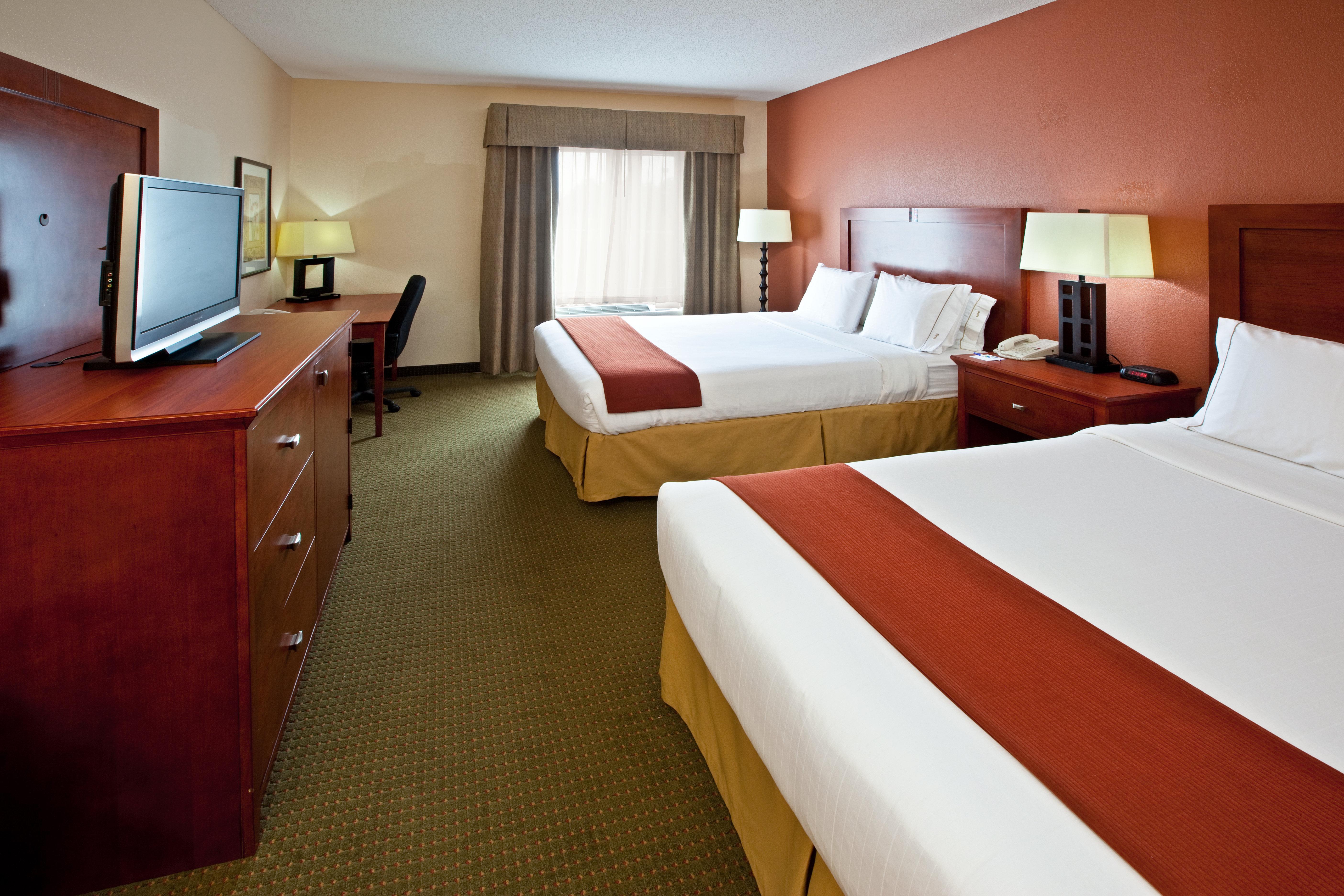 Holiday Inn Express Hotel & Suites Bedford By Ihg Экстерьер фото