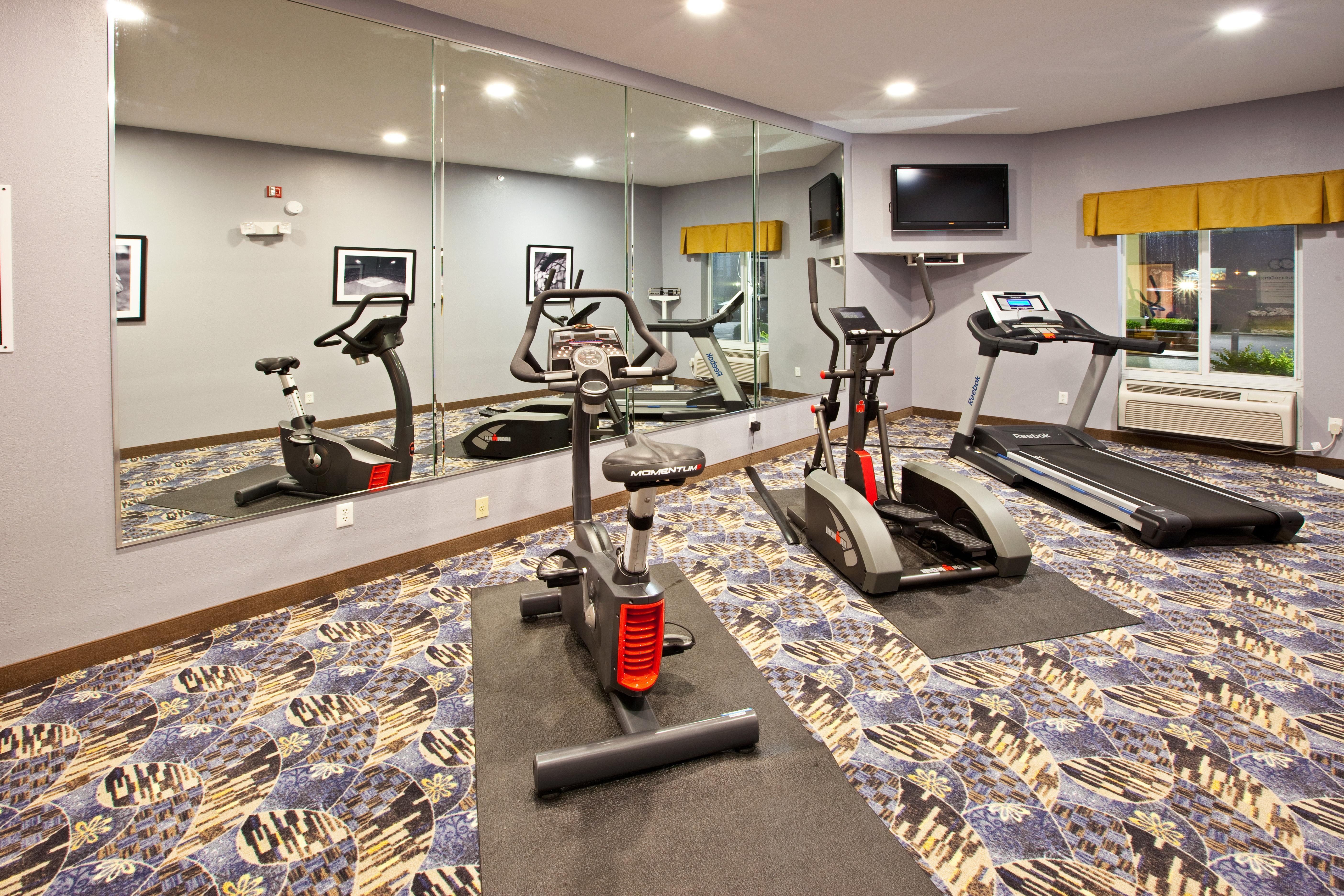 Holiday Inn Express Hotel & Suites Bedford By Ihg Экстерьер фото