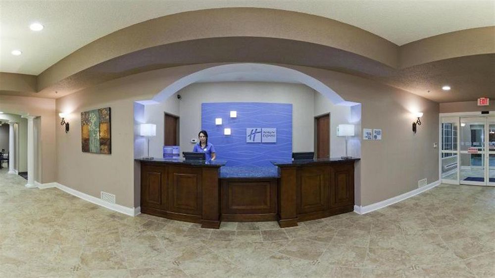 Holiday Inn Express Hotel & Suites Bedford By Ihg Экстерьер фото